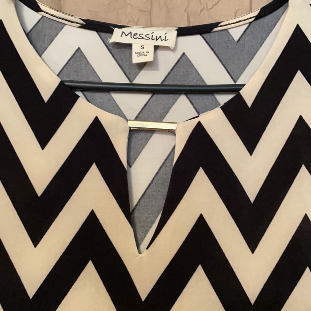 Messini Ladies size S dress with keyhole neckline and chevron stripes - Picture 7 of 17